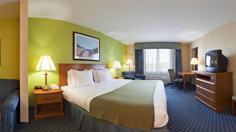 Holiday Inn Express Hotel & Suites Salisbury - Delmar By Ihg Exterior photo